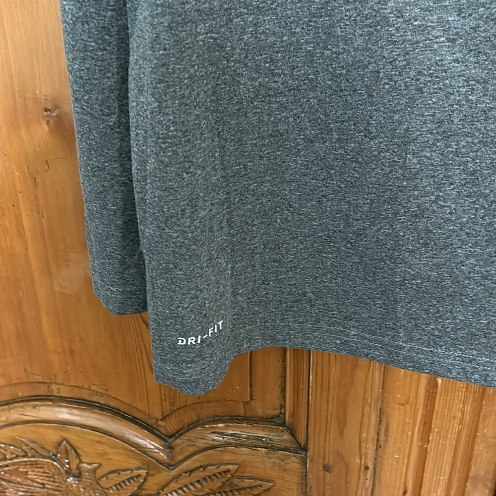 Nike Boys XL Dri-Fit Polyester Long Sleeved Tee
